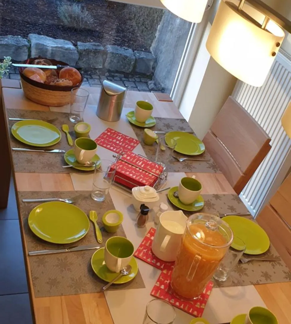 Pension Wauri , Ferienwohnung ' SCHWÄBISCHE ALB ' , Mansarden - Wohnung Waldenbuch