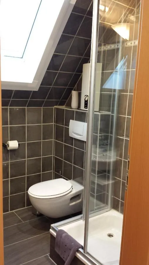 Pension Wauri , Ferienwohnung ' SCHWÄBISCHE ALB ' , Mansarden - Wohnung Waldenbuch Apartment